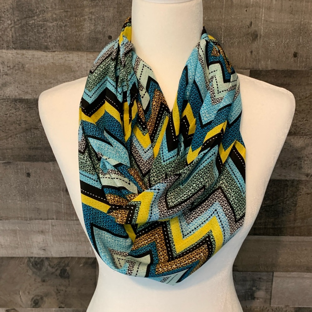 Chevron Infinity Scarf - Picture 12 of 16